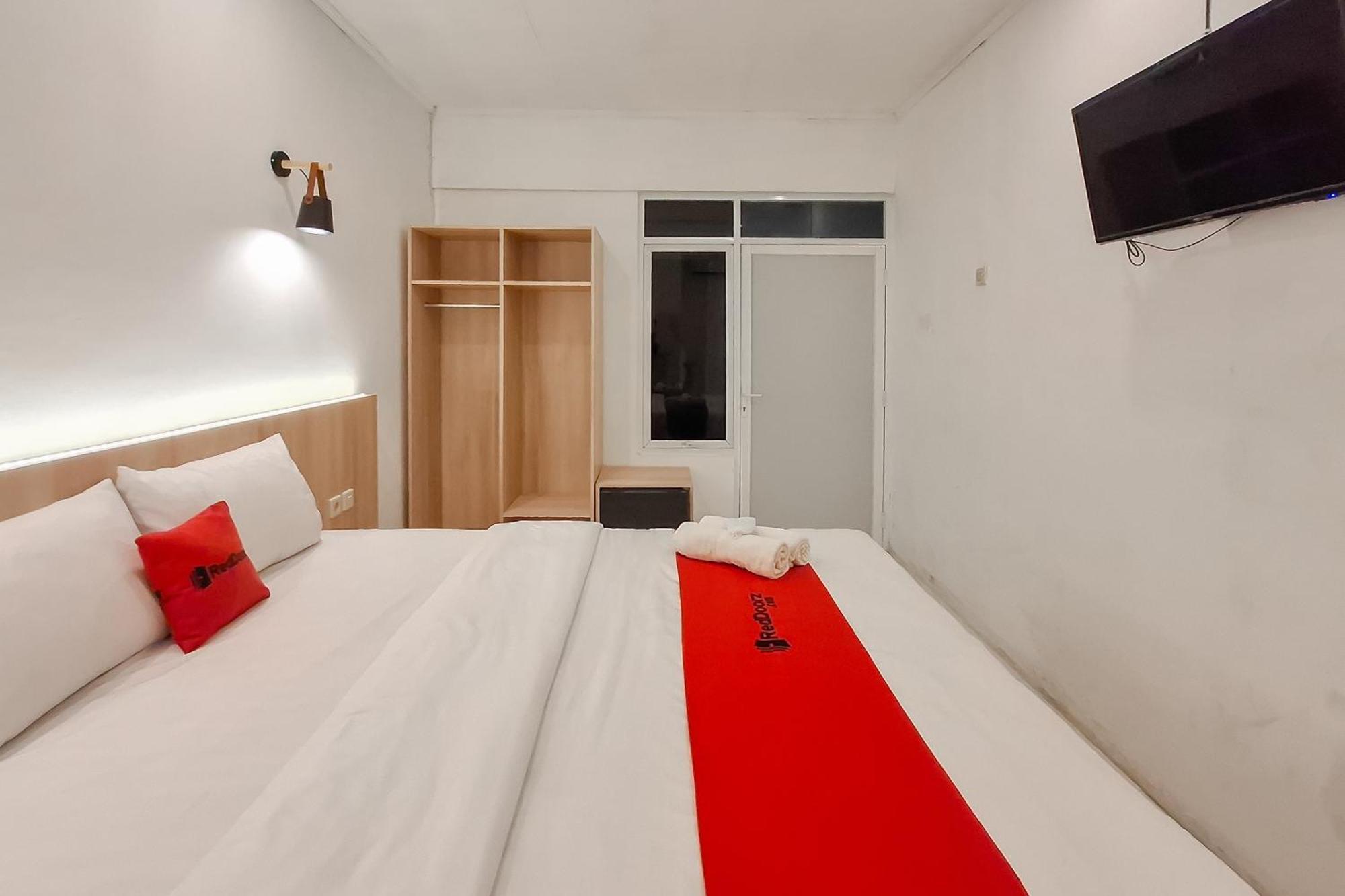 Reddoorz At Grand Mirza Near Pasar Grosir Batik Setono 2*